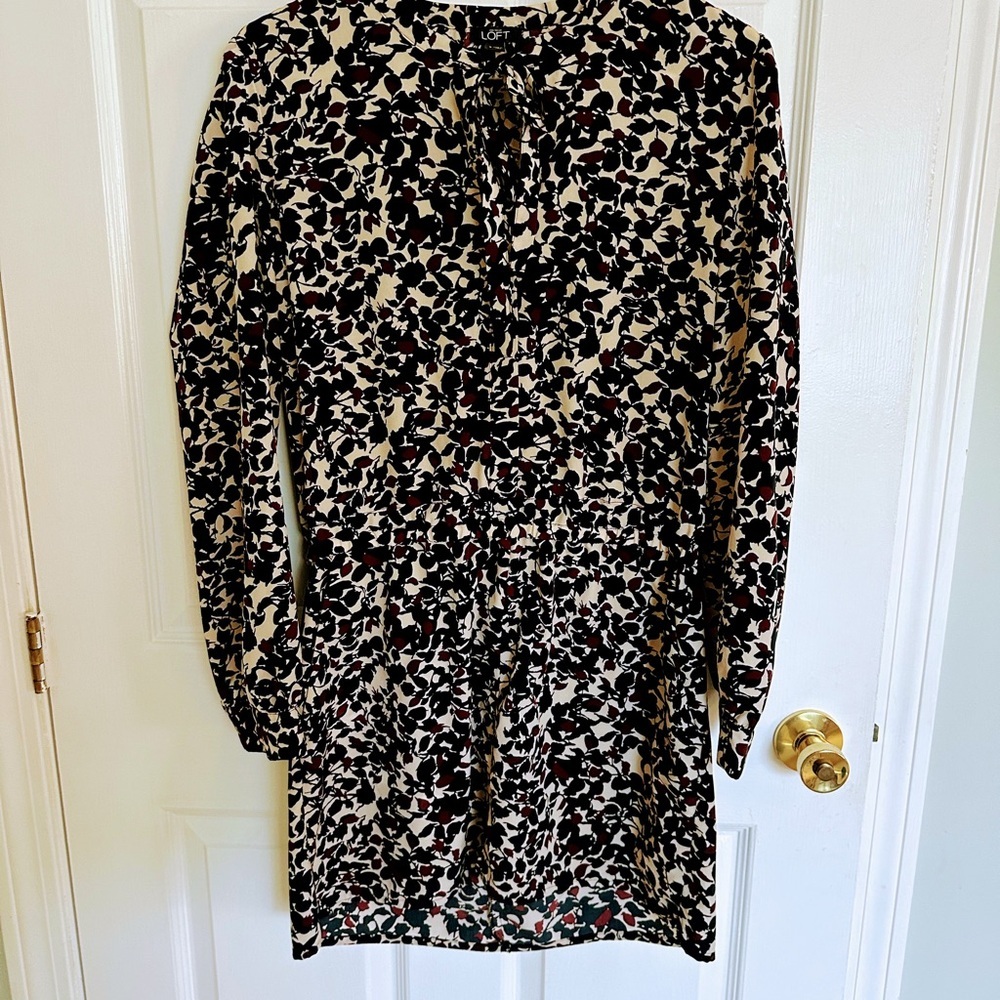 LOFT Navy and Cream Leaf Print Blouse - Picture 2 of 6